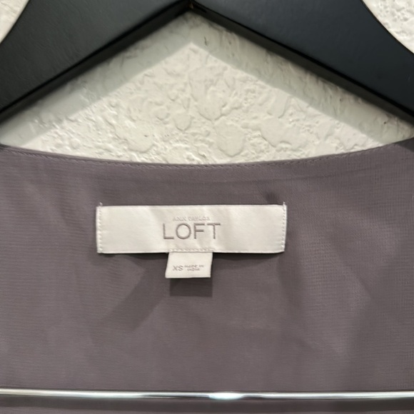 Ann Taylor Loft sleeveless blouse size XS - Picture 6 of 7